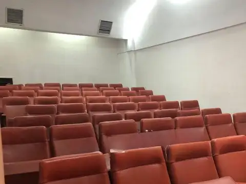 Edificio en Block 1860M2 Alquiler