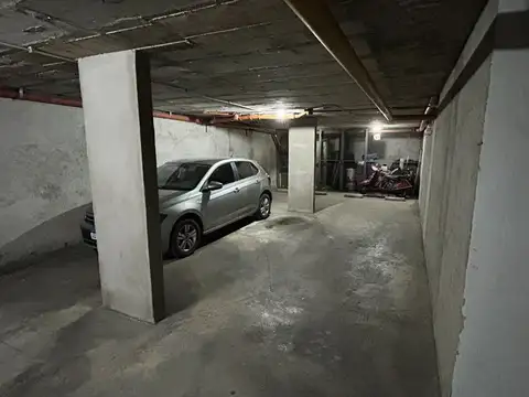 EXCELENTE COCHERA BARRIO GRAL PAZ