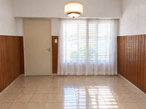 Casa 4 ambientes con 1 baño