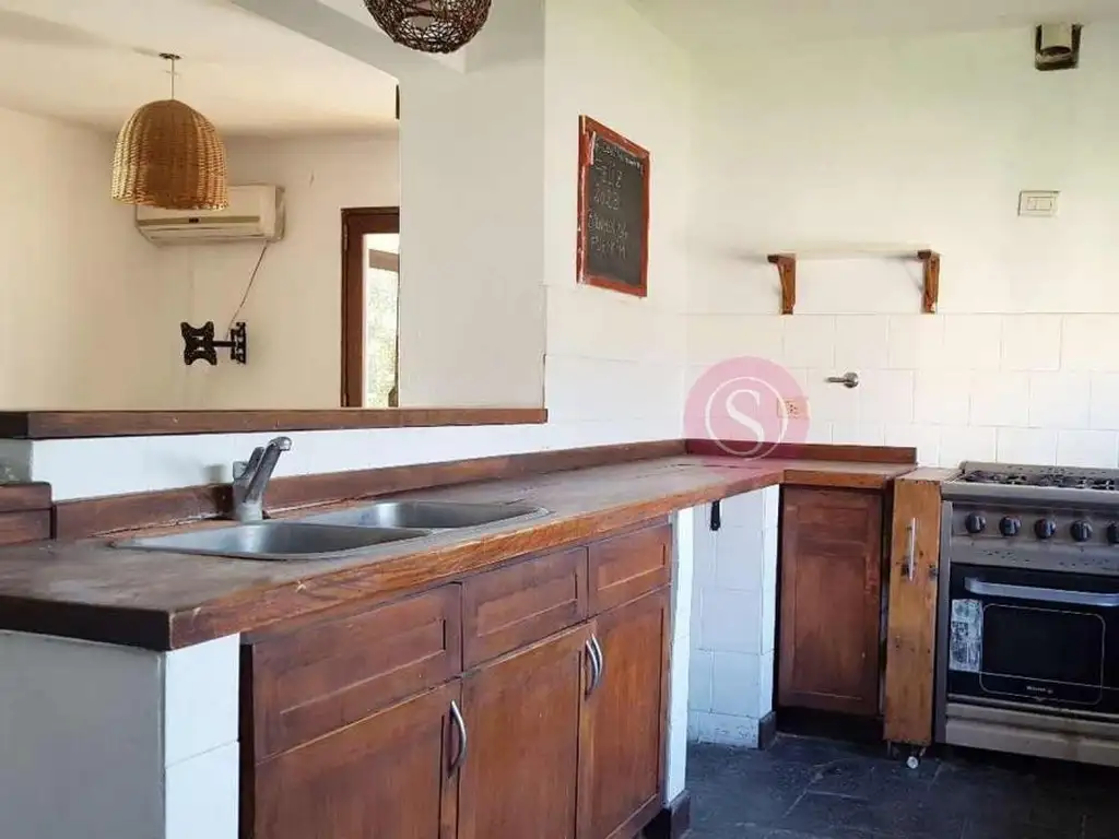 Casa - 320  m² Cubierta | 4 dormitorios | A Estrenar | 4 baños | 8 ambientes | 4 cocheras