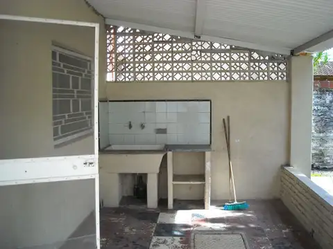 Casa en Alquiler con 1 cochera