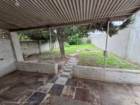 Casa en Alquiler con 1 cochera