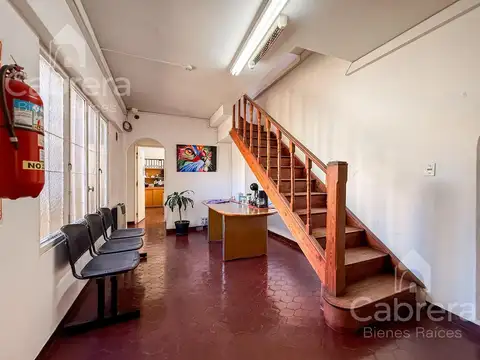 Venta casa multifuncional, La Plata