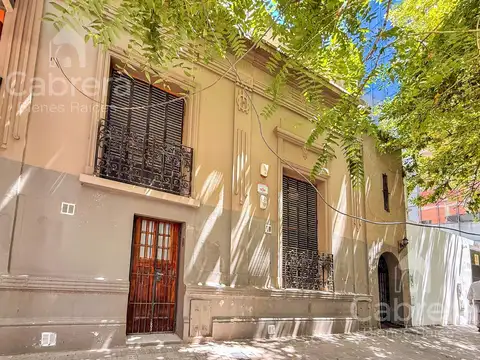 Venta casa multifuncional, La Plata