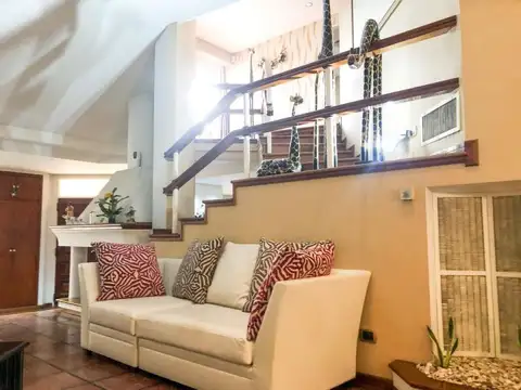 Venta Chalet 6 Ambientes, Villa Luzuriaga