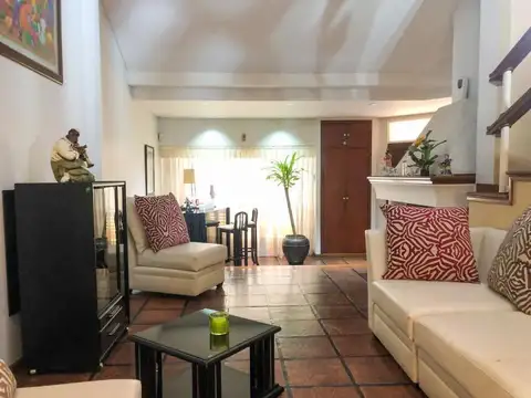 Casa 6 ambientes con 4 baños