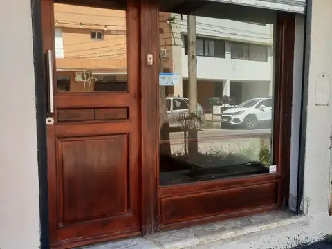 Local en Alquiler en La Plata [Cod: 7727-7540771]