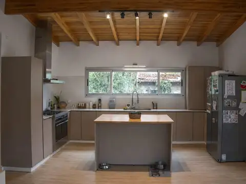 Casa 3 ambientes con 2 baños
