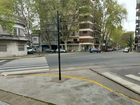 Local en Alquiler Via Púb.