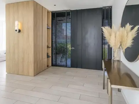 Casa 6 ambientes con 4 baños