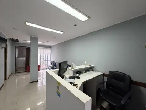 CASA CENTRICA EN VENTA- AVENIDA 30 ENTRE 25 Y 27
