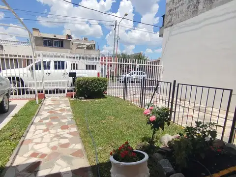 Depto Tipo Casa en Alquiler de 3 ambientes
