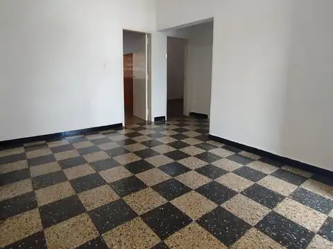 Depto Tipo Casa en Alquiler en San Justo, $ 700.000