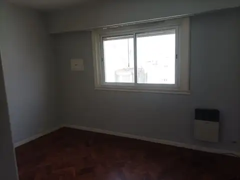 Valentin Gomez 3100, Departamento 3 Ambientes Reciclado a Nuevo, Piso Alto, Luminoso, Abasto