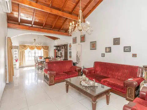 CASA 5 AMB L. DEL MIRADOR C/PILETA QUINCHO COCHERA