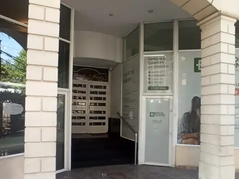 DEPTO. DE 2 AMB. EN RAMOS MEJIA CENTRO