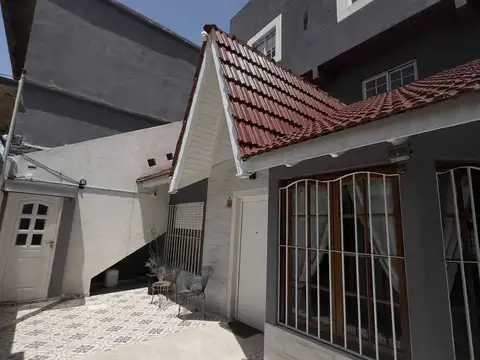 Casa en Venta con 3 cocheras