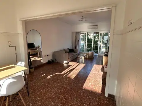 PH de 4 Ambientes con Terraza, Patio y Balcón en Villa Pueyrredón