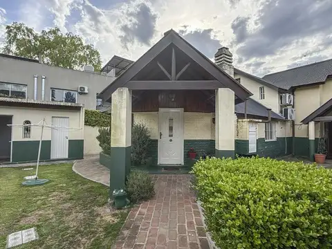 Casa en venta en el barrio La Esmeralda.