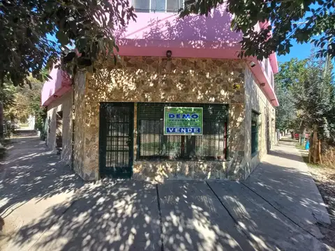 Casa en Planta Alta y 4 Departamentos