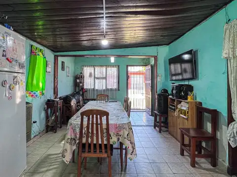 Casa 3 ambientes con 1 baño