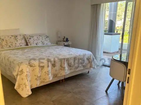ALQUILER - Casa en alquiler con jardín y piscina