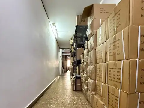 Oficina 6 ambientes con 2 baños