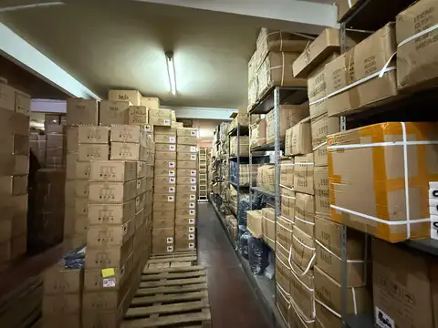 Deposito y Oficina en Venta - A la Calle - Almagro