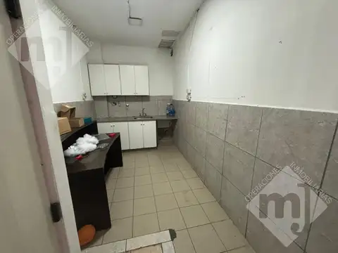 Local en Alquiler en San Fernando Vías  /  Centro, USD 1.250