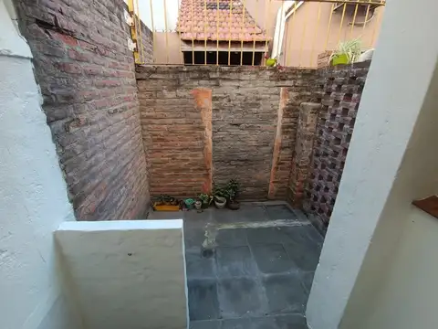 Depto Tipo Casa en Alquiler 50 años
