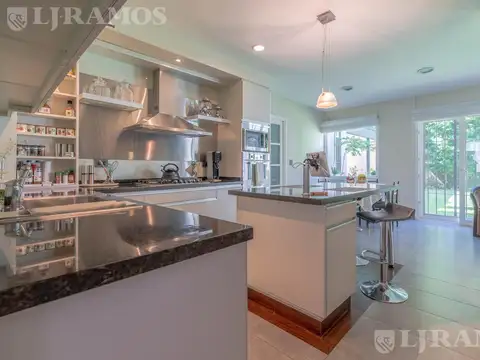 Casa en Venta en Acassuso, USD 695.000