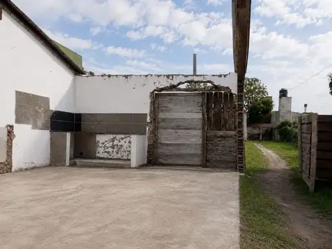 Casa 3 ambientes con 1 baño