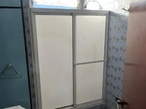 Casa en Alquiler con 2 cocheras