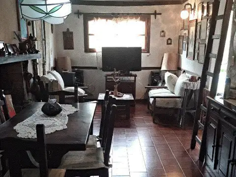 Casa en Venta con 3 cocheras