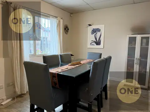 Casa 4 ambientes con 2 baños
