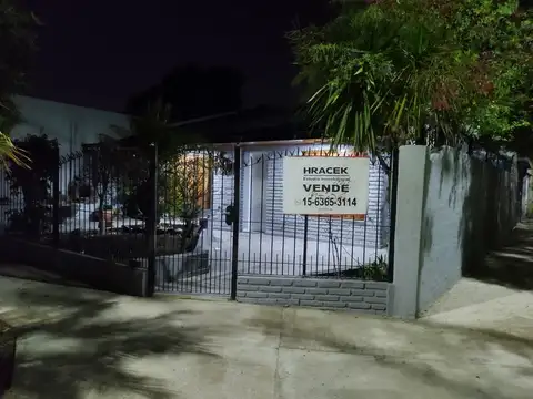 Casa 4 ambientes con 1 baño