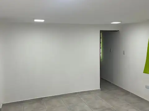 OPORTUNIDAD    Casa a reciclar, buena ubicación en Ituzaingó lado Norte.