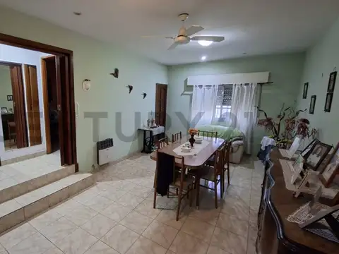 Casa en Venta con 4 cocheras