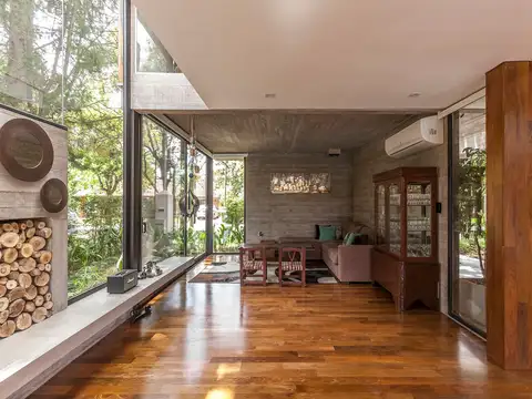Casa 5 ambientes con 4 baños