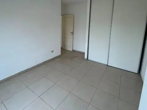 Departamento en Alquiler en Campana, $ 650.000