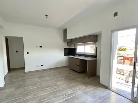 Departamento 2 amb. al frente con cochera a estrenar