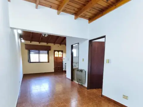 Depto Tipo Casa en Alquiler de 1 dormitorio