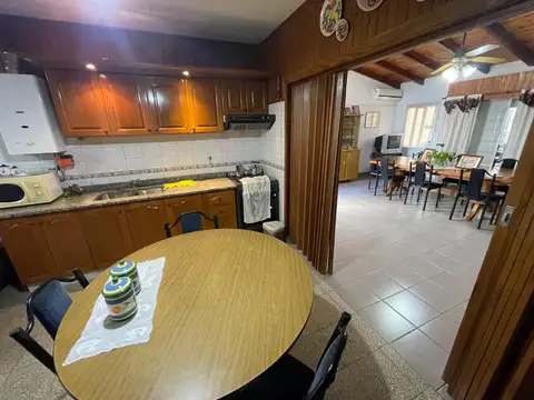Casa 3 ambientes con 2 baños
