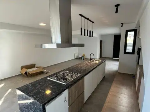 Casa 4 ambientes con 3 baños