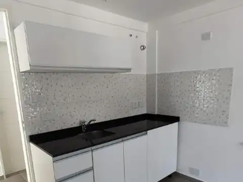 Av Hipolito Yrigoyen 7700 , Piso 2