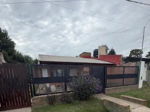 VENTA CASA 3 AMB. CON PILETA Y PARQUE EN LUJAN