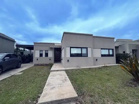 Venta Casa Lote Central barrio San Aflonso - Pilar del Este