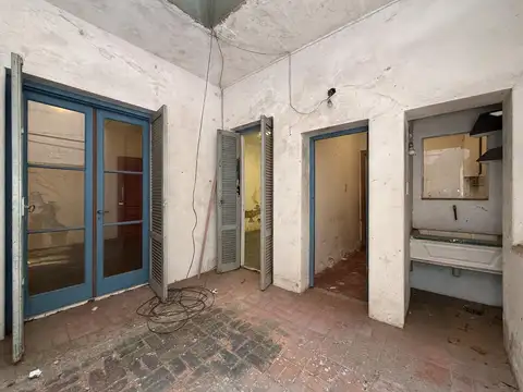 Venta PH 2 ambientes con patio en Palermo a reciclar