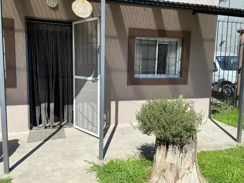 Casa 4 ambientes con 1 baño