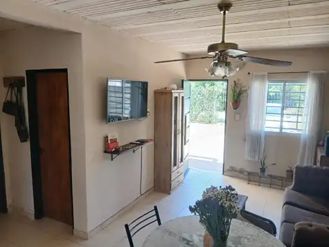 Casa 3 ambientes con 1 baño